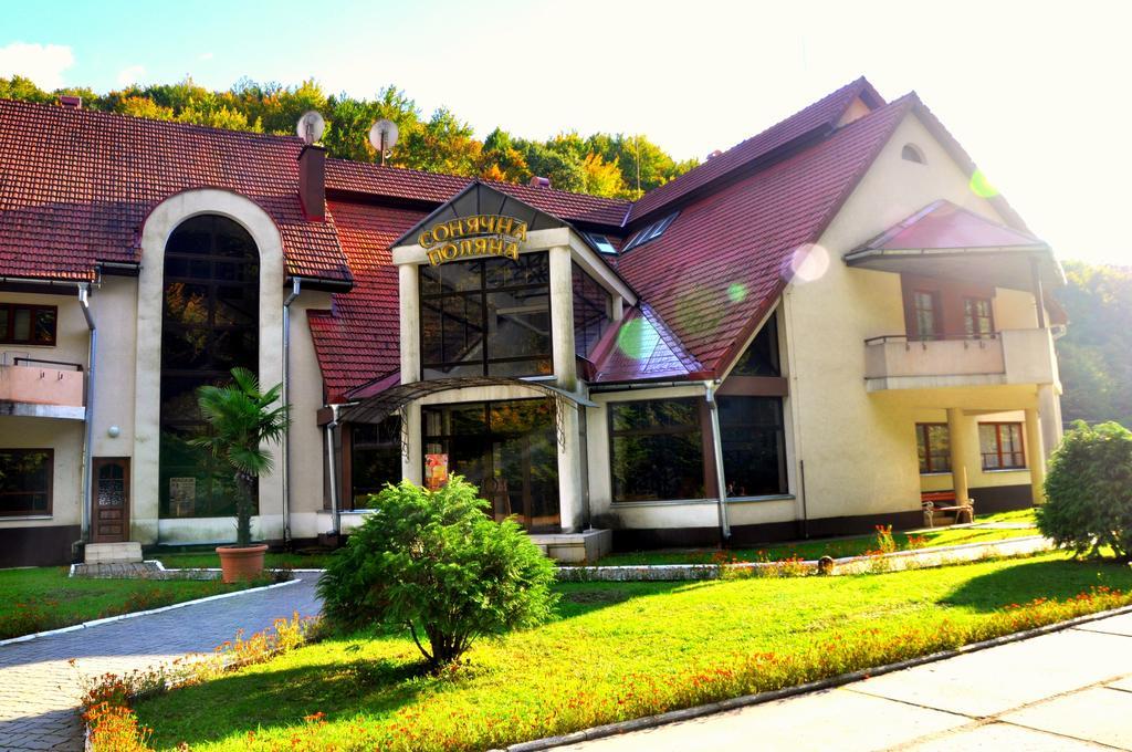 Sonyachna Polyana Hotel Exterior photo