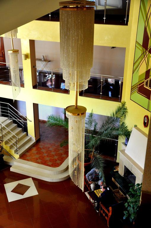 Sonyachna Polyana Hotel Exterior photo