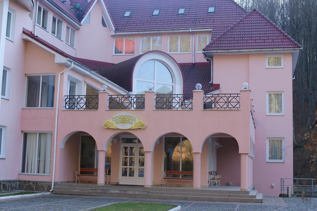 Sonyachna Polyana Hotel Exterior photo